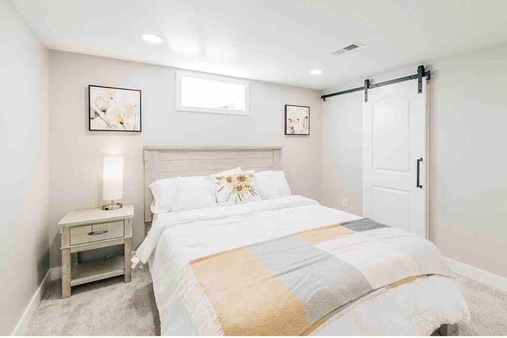 Beautiful Luxury Home Freshly Renovated With Big Yard, Seating & Grill Pad Cottage Grove Esterno foto