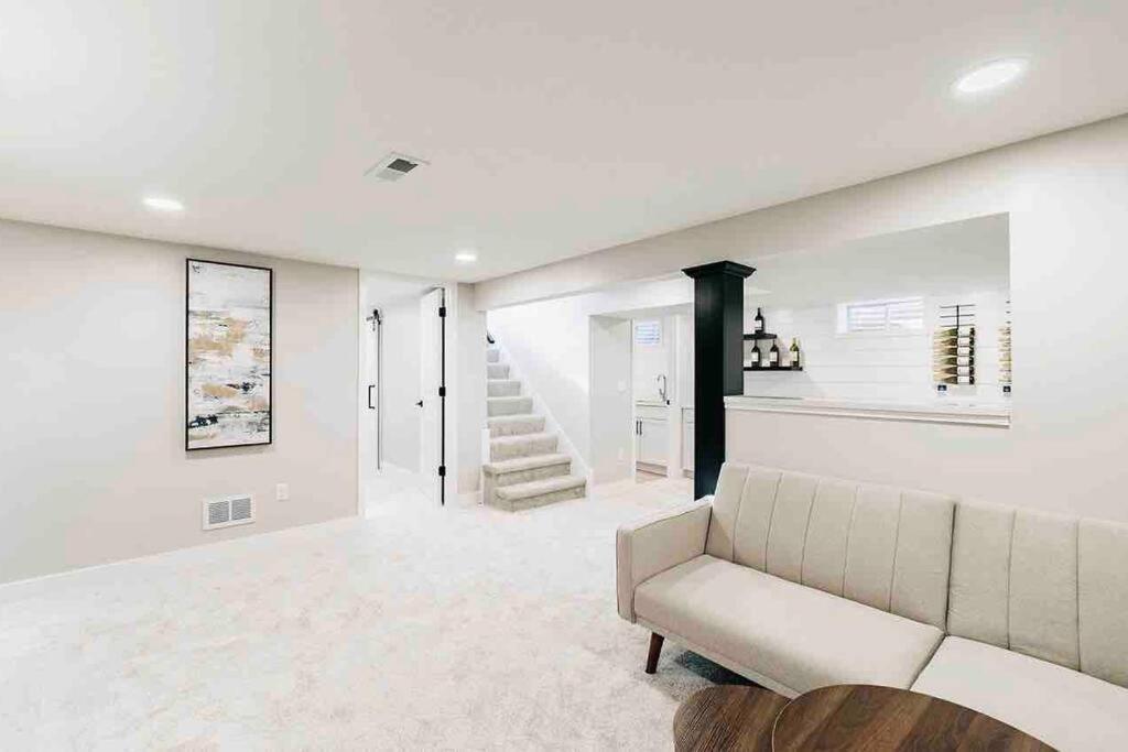 Beautiful Luxury Home Freshly Renovated With Big Yard, Seating & Grill Pad Cottage Grove Esterno foto