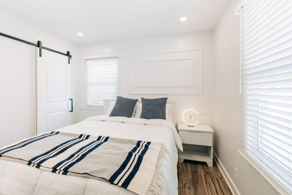 Beautiful Luxury Home Freshly Renovated With Big Yard, Seating & Grill Pad Cottage Grove Esterno foto