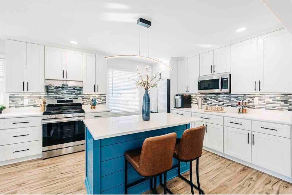 Beautiful Luxury Home Freshly Renovated With Big Yard, Seating & Grill Pad Cottage Grove Esterno foto