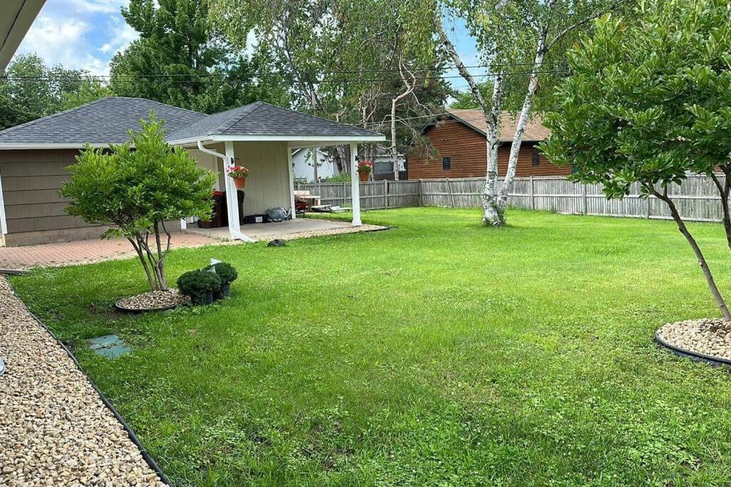 Beautiful Luxury Home Freshly Renovated With Big Yard, Seating & Grill Pad Cottage Grove Esterno foto