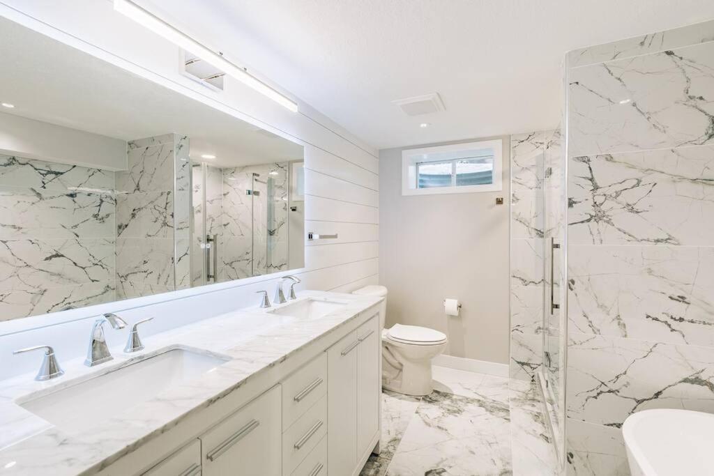 Beautiful Luxury Home Freshly Renovated With Big Yard, Seating & Grill Pad Cottage Grove Esterno foto