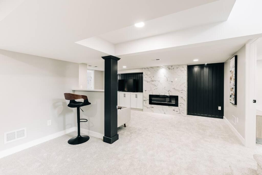 Beautiful Luxury Home Freshly Renovated With Big Yard, Seating & Grill Pad Cottage Grove Esterno foto